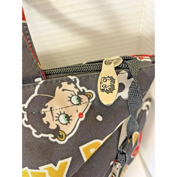 Betty Boop Hearts Kisses Novelty XL Black Red Waterproof Travel Weekend Zip Bag - Picture 7 of 16